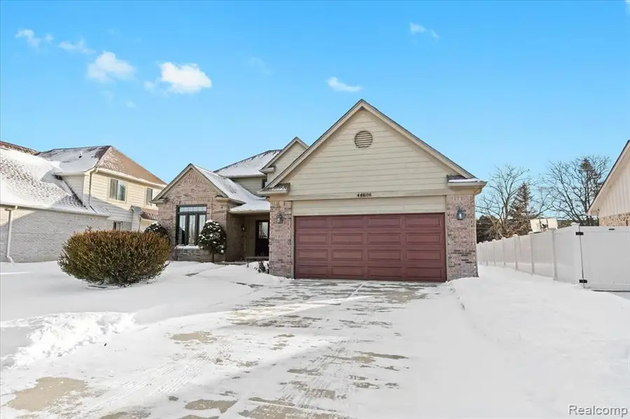 44808 Rivergate, Clinton Township, MI  - Image #2