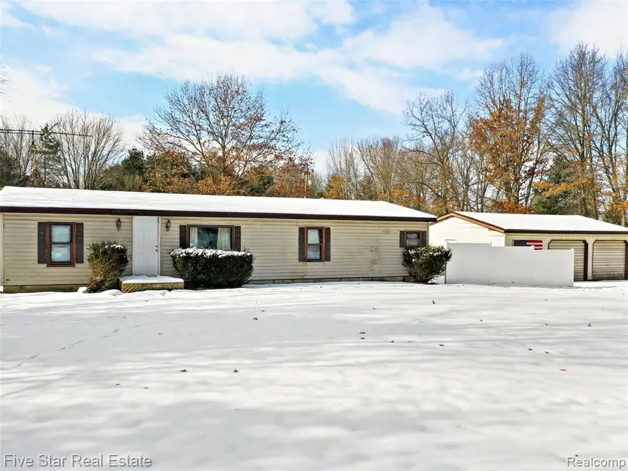 2185 Armond, Howell, MI 48855 - #3