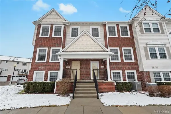 732 Eagle, Fenton, MI 