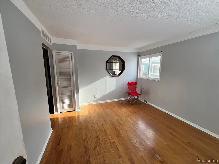 27320 Delton, Madison Heights, MI  - Image #2