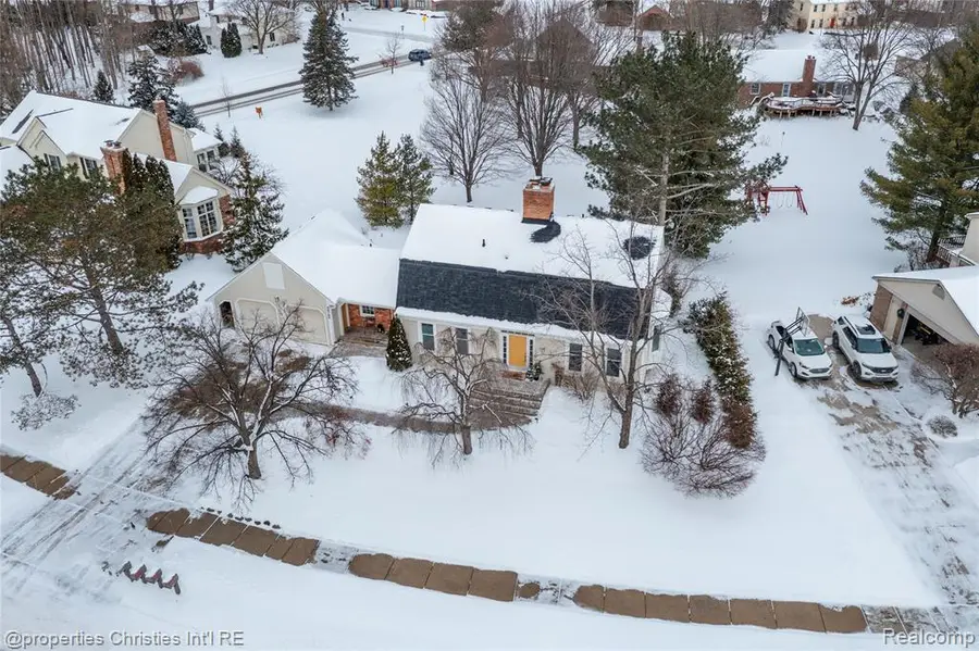 48790 Pinehill, Plymouth, MI  - Image #3