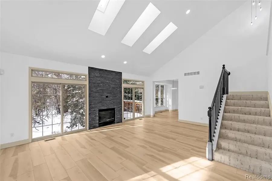 4392 Gateway, West Bloomfield, MI  - Image #3