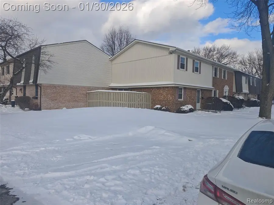 979 Kirts, Troy, MI  - Image #2