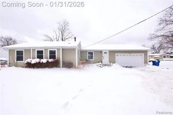1298 S Cass Lake, Waterford, MI 