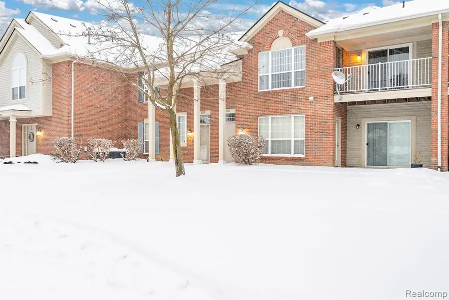 8208 Chesapeake, Walled Lake, MI  - Image #3