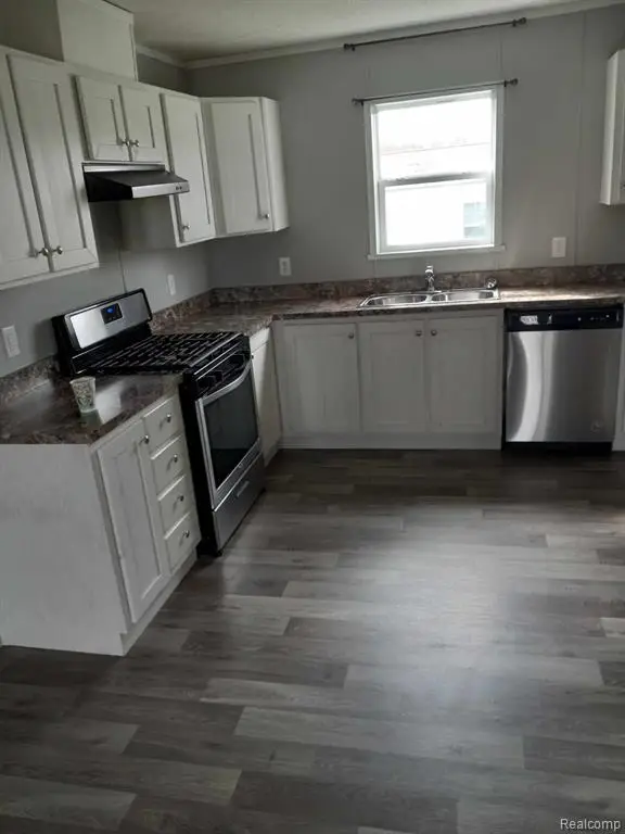 16678 Lakewood, Holly, MI 48442 - Image #2