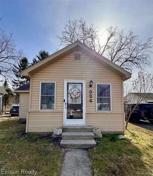 324 E Center, Petersburg, MI 