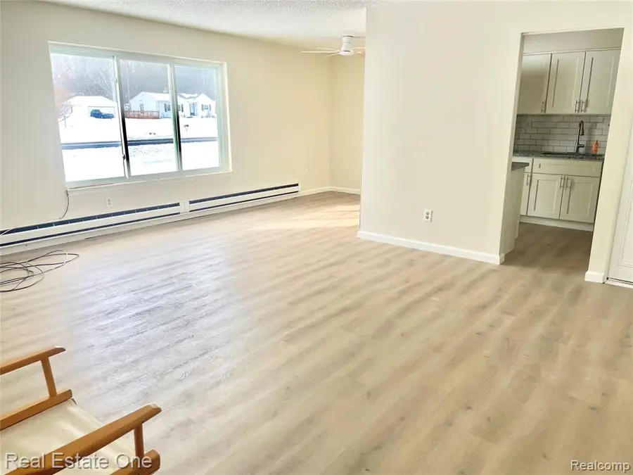 1804 Colonial Village Way #2, Waterford, MI  - Image #2