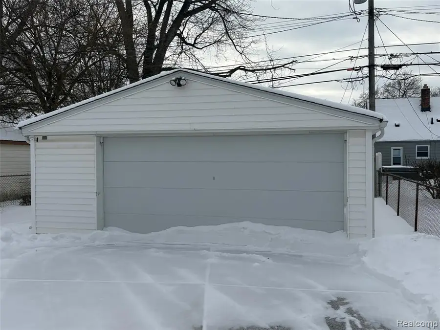 2026 Harwood, Royal Oak, MI  - Image #2