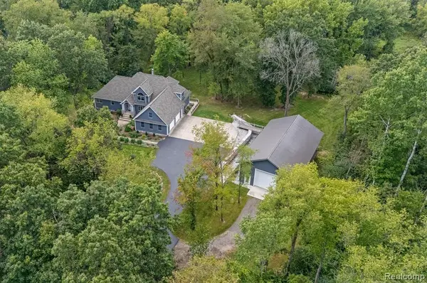 6441 Huron Creek, Dexter, MI 