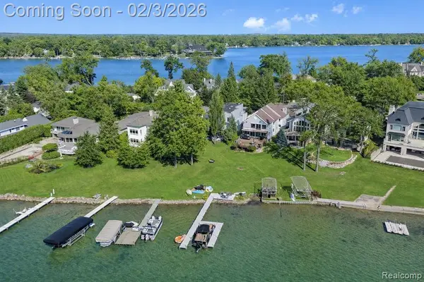 3217 Interlaken, West Bloomfield, MI 