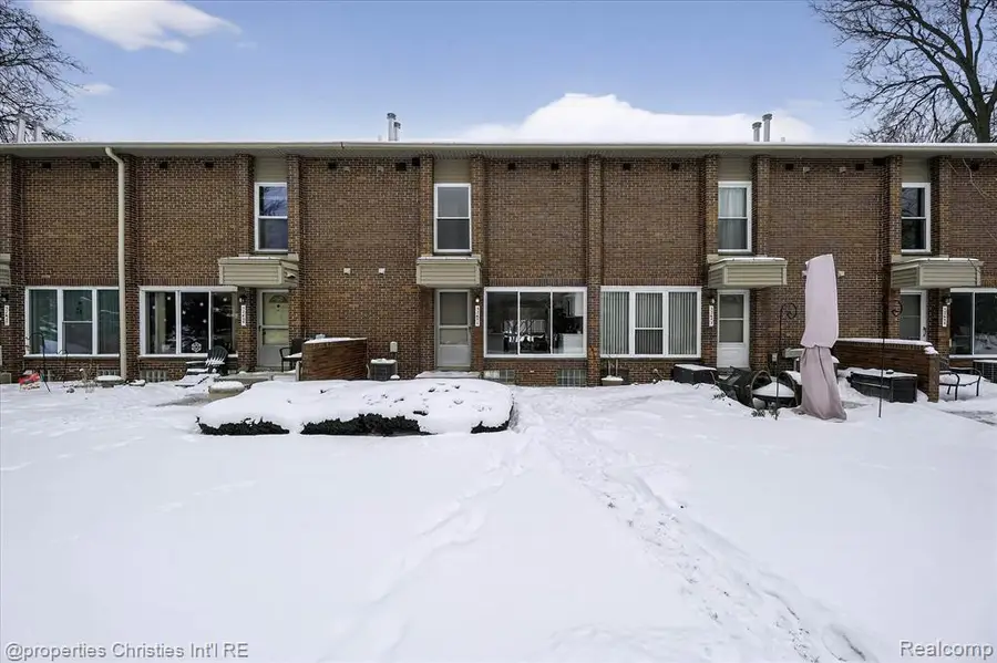 32651 5 Mile #15, Livonia, MI  - Image #2