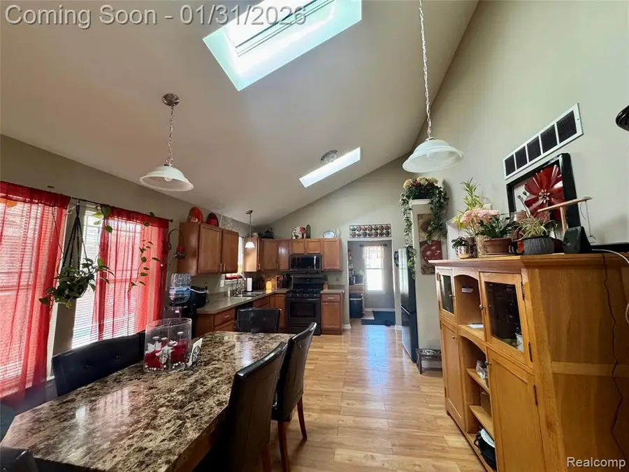 456 Vinewood, Wyandotte, MI  - Image #3