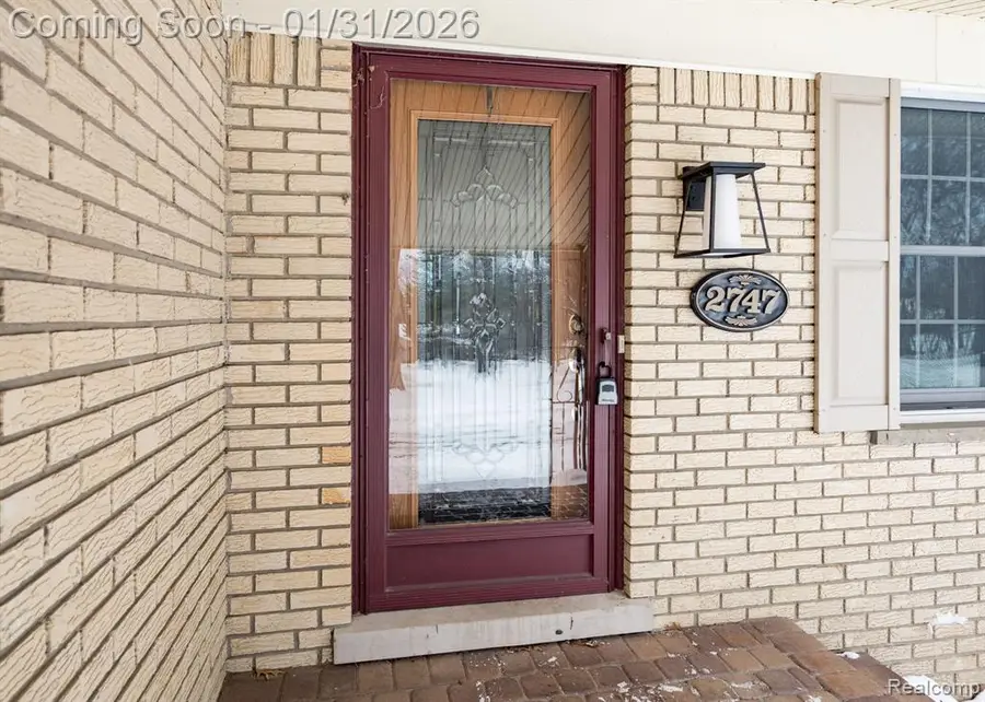 2747 Stoodleigh, Rochester Hills, MI  - Image #2