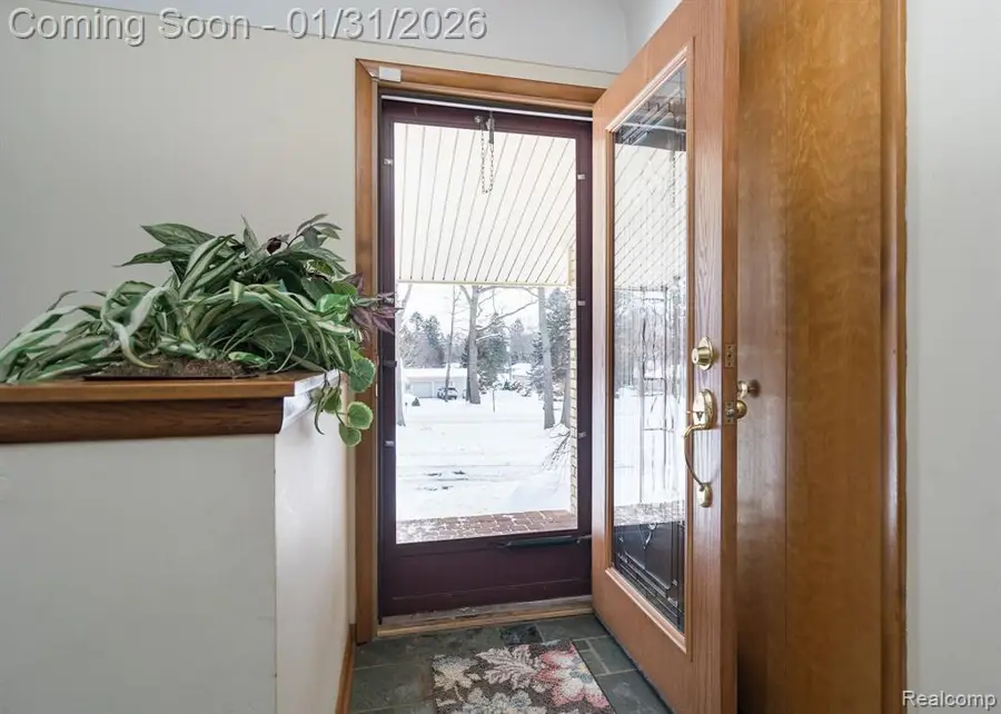 2747 Stoodleigh, Rochester Hills, MI  - Image #3