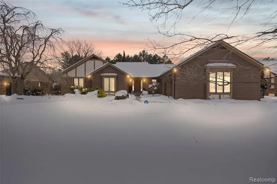 2411 Lassiter, Rochester Hills, MI  - Image #3