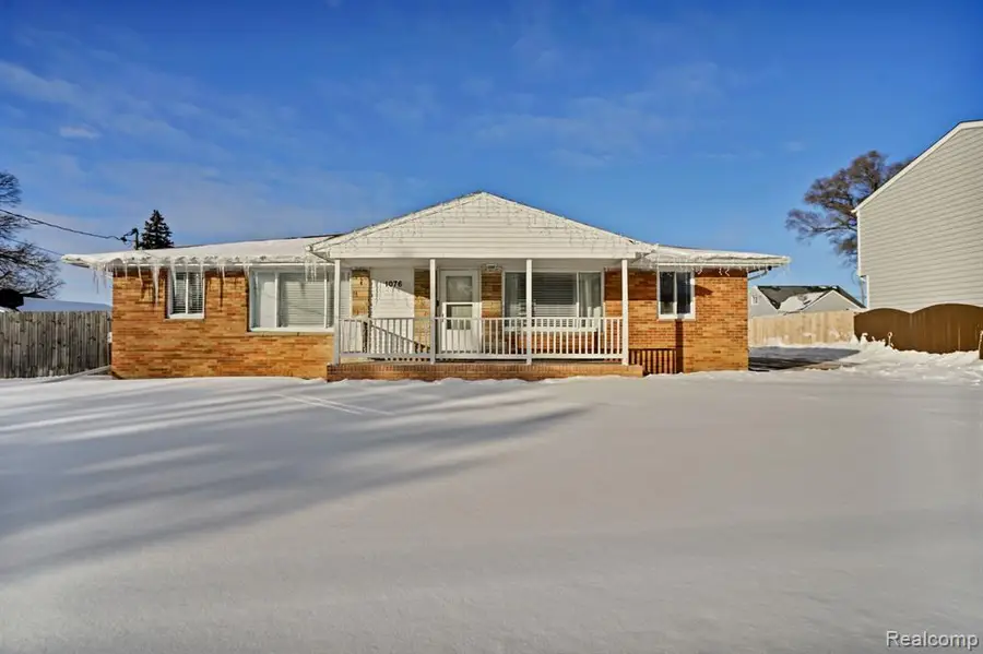 1076 W Kurtz, Flint, MI 48505 - #2