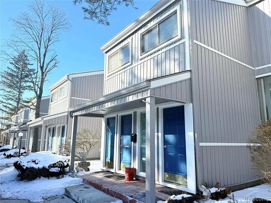 9633 Harbour Cove, Ypsilanti, MI  - Image #2