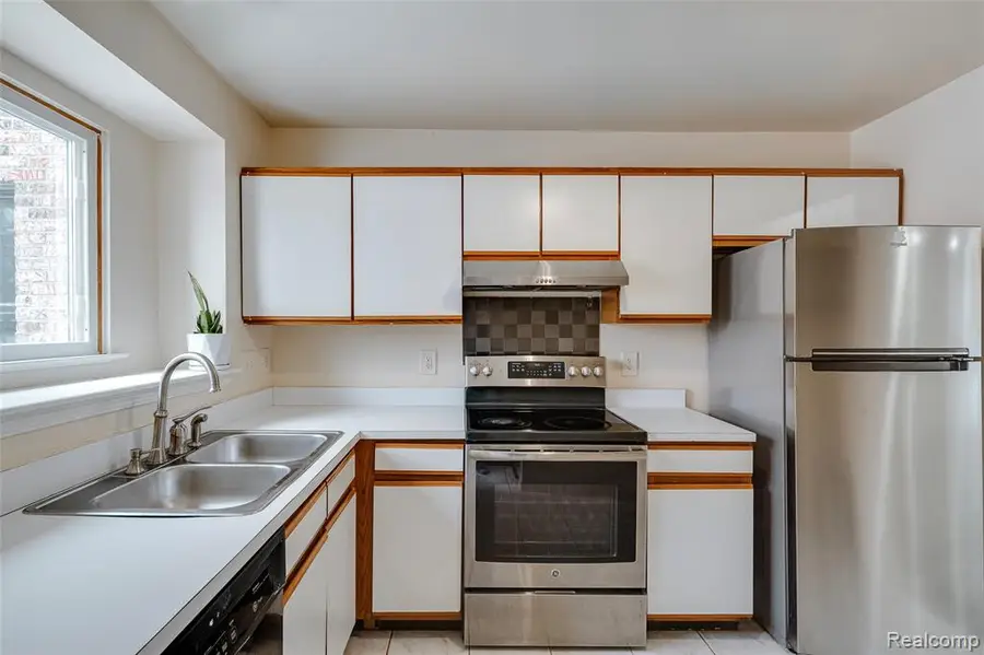 42739 Lilley Pointe, Canton, MI  - Image #3