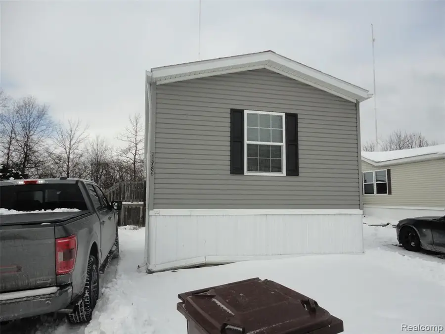 28786 Glenwood, Flat Rock, MI 48134 - Image #2
