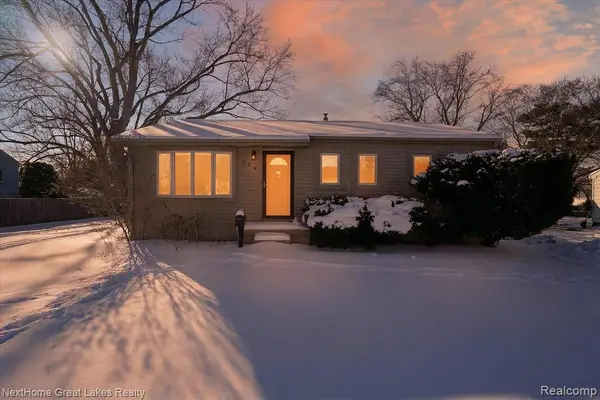 819 Southwood, Fenton, MI 