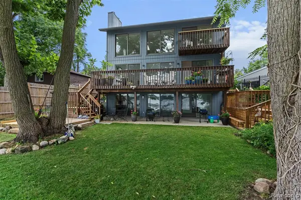 4616 Cass Elizabeth, Waterford, MI 