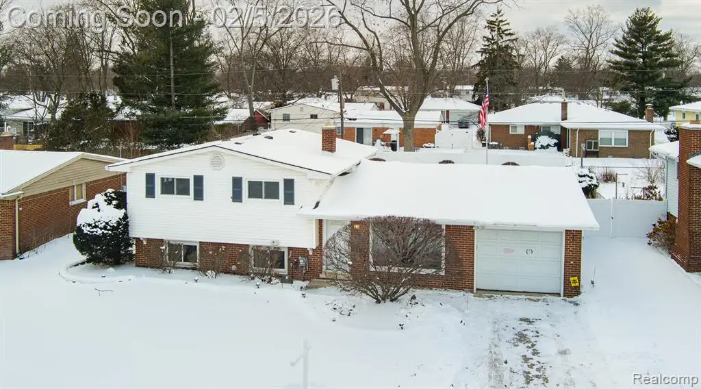 21123 Laurelwood, Farmington, MI  - Image #1