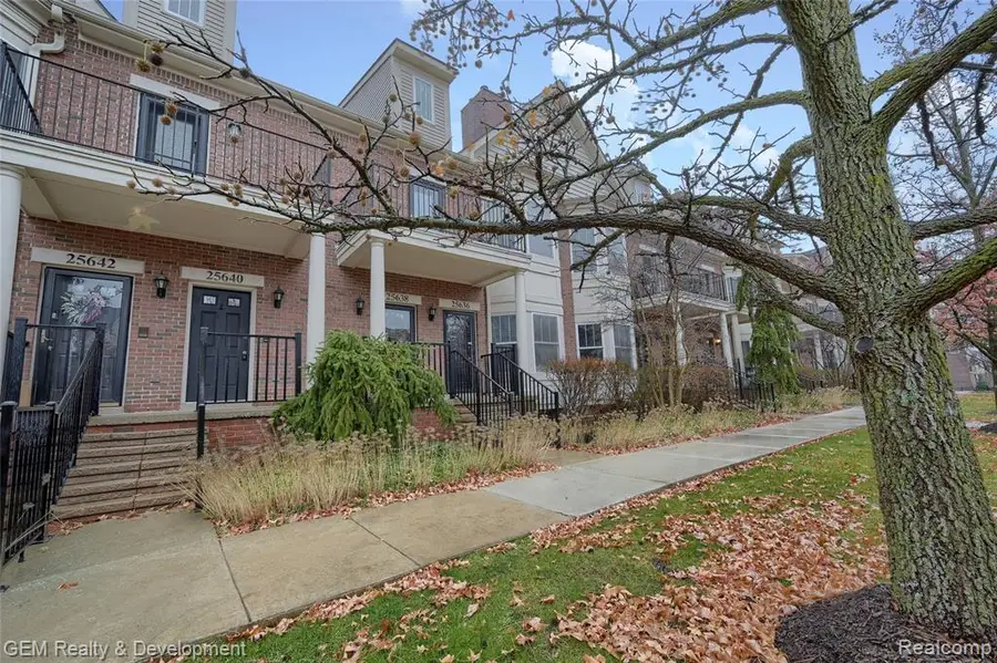 25636 Portico, Novi, MI  - Image #2