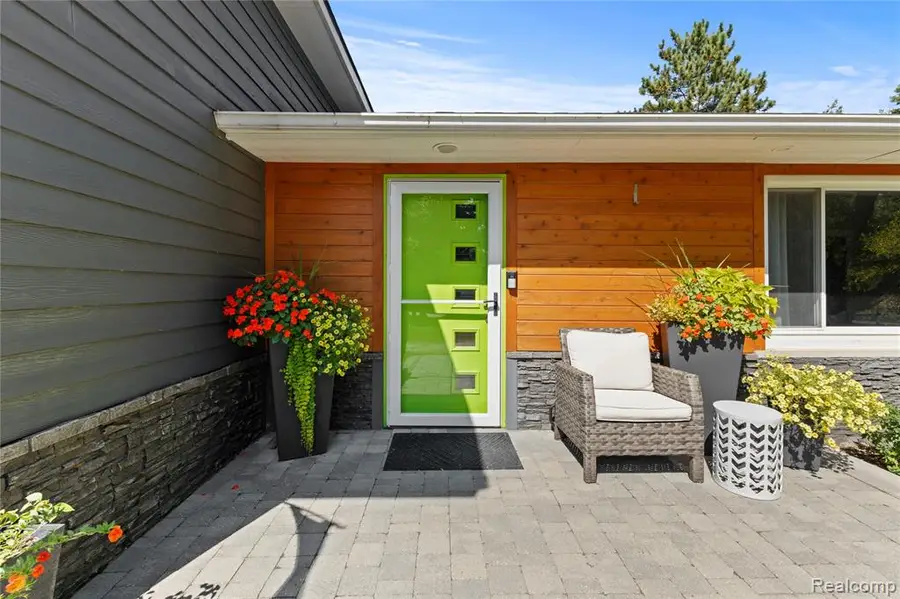 1906 Indianwood, Lake Orion, MI 48362 - #3