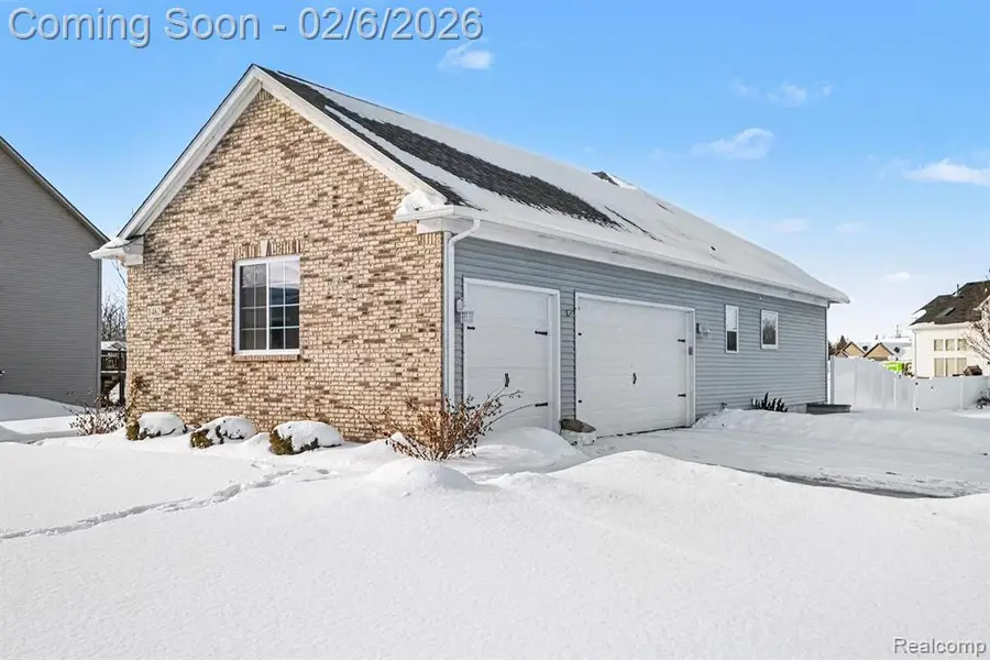 1462 Woodlake, Grand Blanc, MI  - Image #2