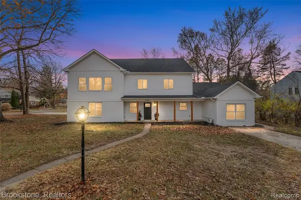 7369 Sweetbriar, West Bloomfield, MI 