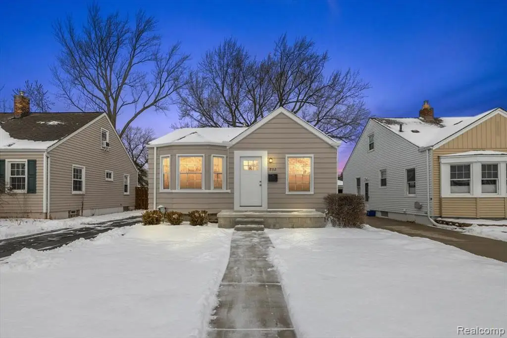 852 Cambridge, Berkley, MI  - #1