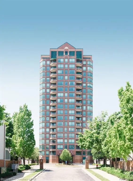 3320 Spinnaker #16B, Detroit, MI 48207