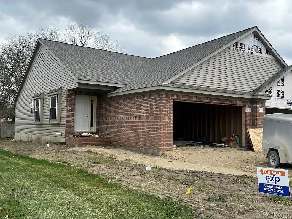 819 Chelsea Ridge, Howell, MI  - Image #1