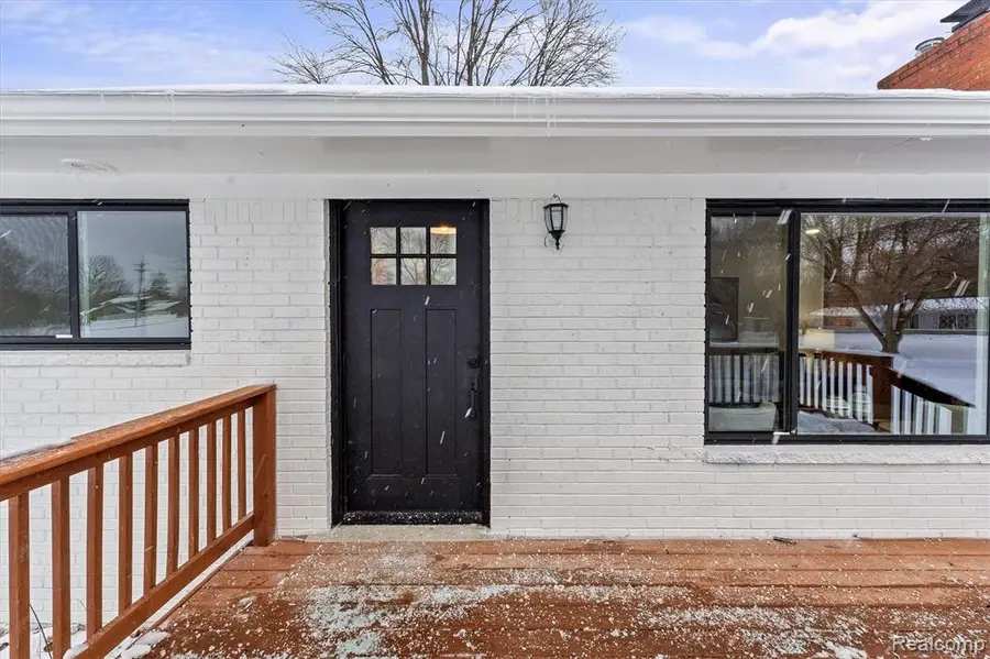 5067 Paro, Flint, MI  - Image #3