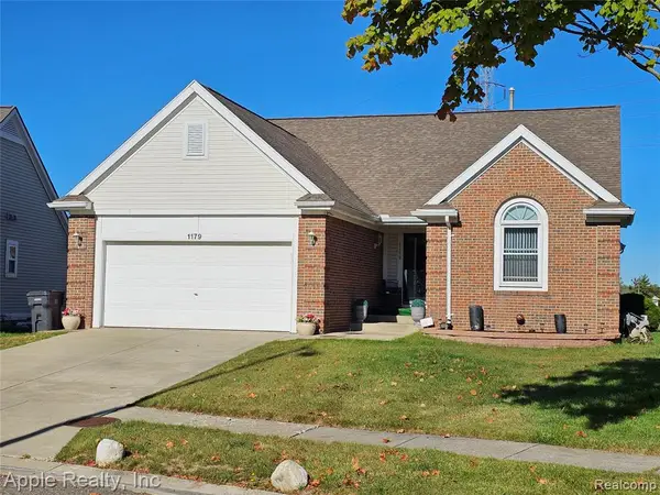 1179 Oaklawn, Pontiac, MI 48341