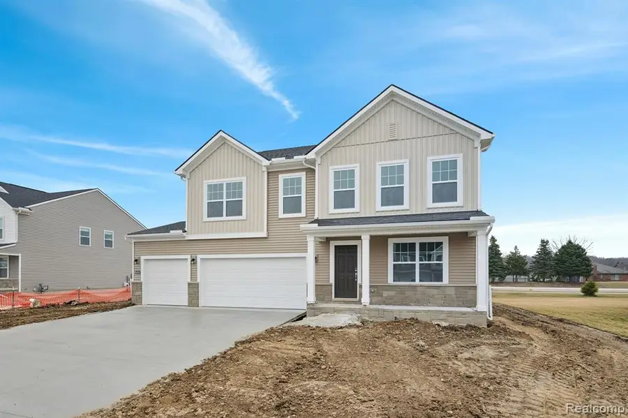 54854 Heron Circle, New Baltimore, MI 48047 - #2