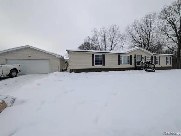 11362 N Lake, Fenton, MI 