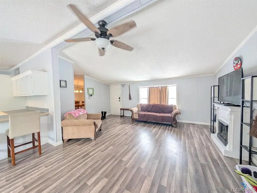 11362 N Lake, Fenton, MI  - Image #2