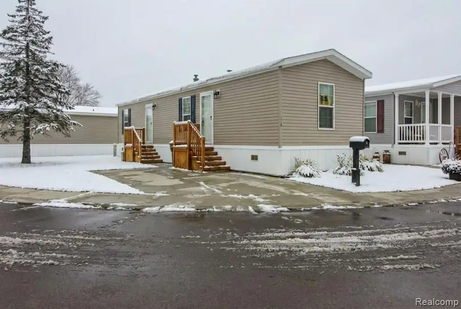 219 W Fern, Canton, MI 48187 - Image #2