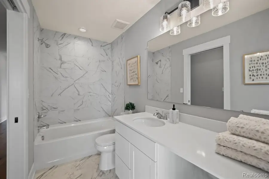 60671 Town Square, New Hudson, MI 48165 - #3