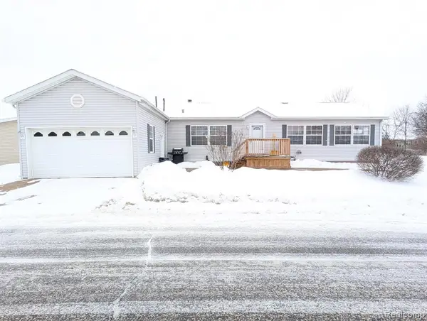 11242 Nearbrook, South Lyon, MI 