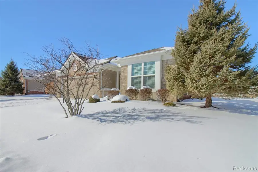 23890 Manistee, Flat Rock, MI  - Image #2