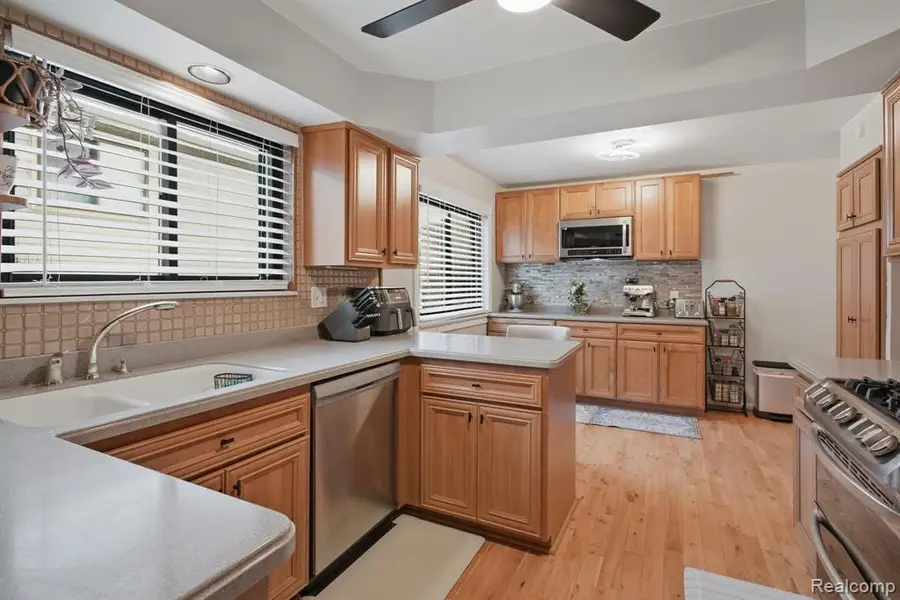 13853 Deepwood, Sterling Heights, MI 48312 - #3