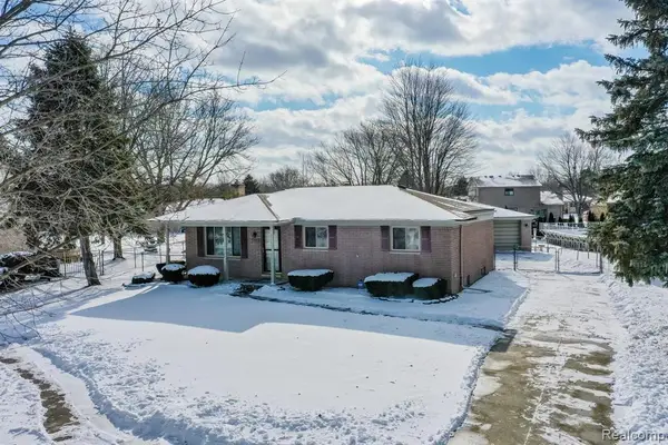 19586 Larry, Clinton Township, MI 