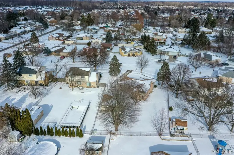 19586 Larry, Clinton Township, MI  - Image #3