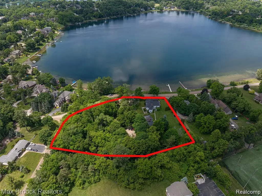 2171 Klingensmith, Bloomfield Hills, MI  - #1