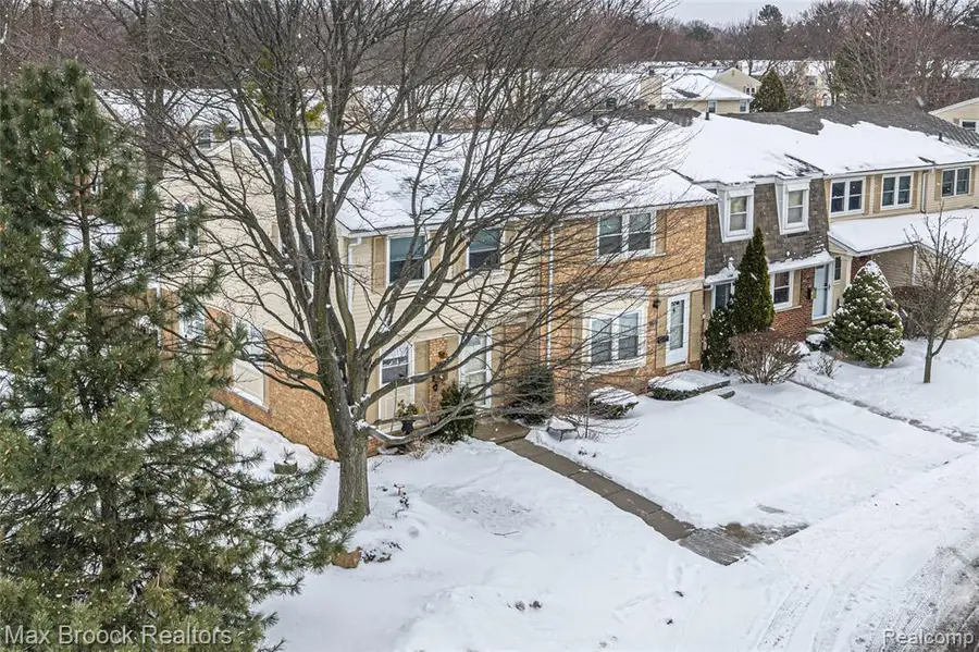 1703 Brentwood, Troy, MI  - Image #2