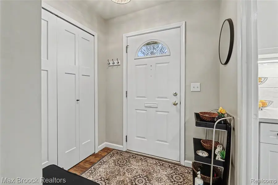 1703 Brentwood, Troy, MI  - Image #3