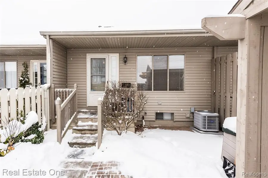 62340 Arlington Circle #3, South Lyon, MI  - Image #3